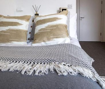 1 bedroom in a flat share to rent - Photo 6