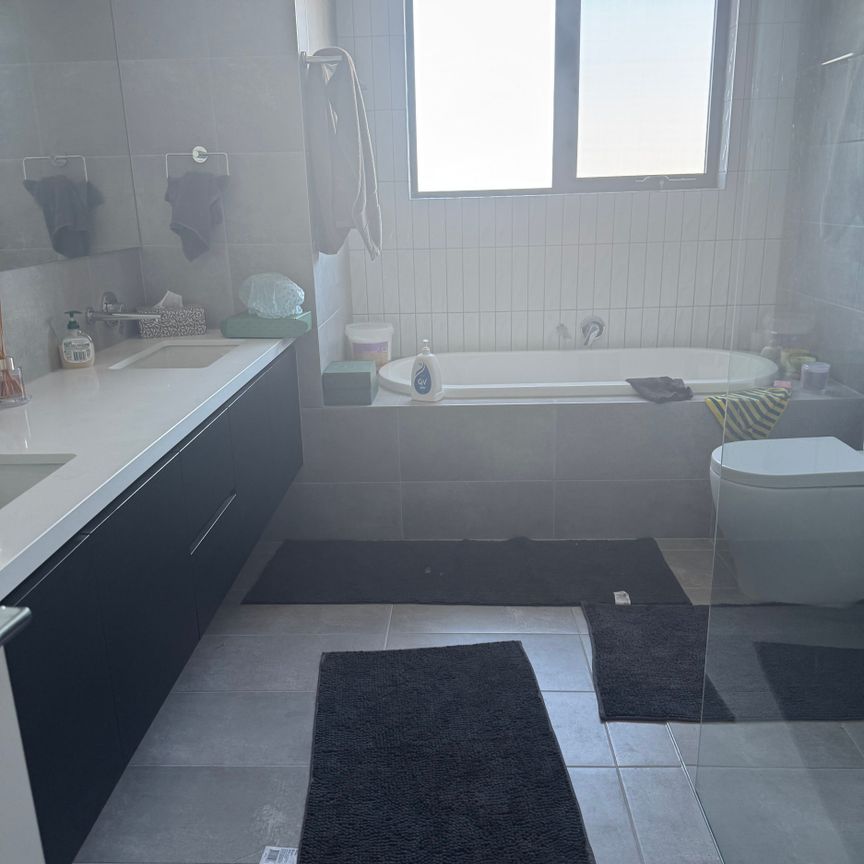 Bentleigh East - Photo 1