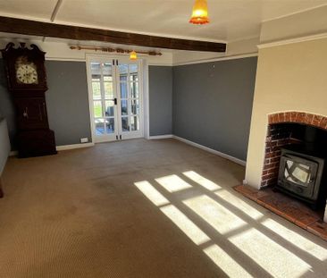 4 bedroom farm house to rent - Photo 2