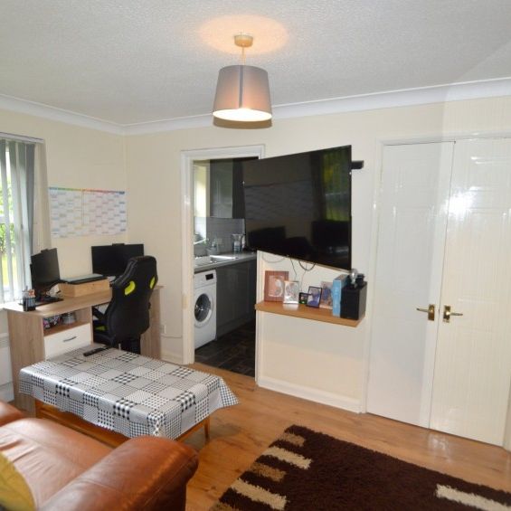 Worcester Gardens, Slough, Berkshire,SL1 - Photo 1