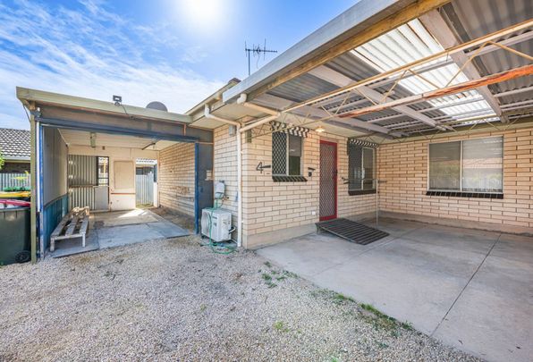 Neat 2 Bedroom Unit - Photo 1