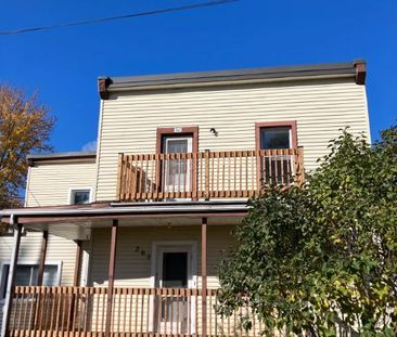 5 1/2 ( 2ieme étage), st-constant , grand terrain - Photo 1