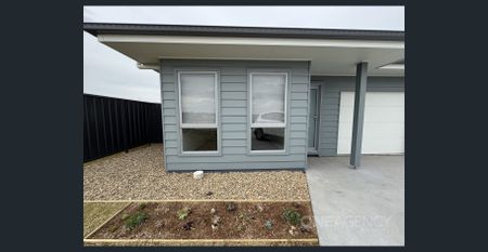 Brand New Duplex for Rent - Photo 4