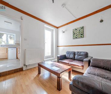 4 bedroom terraced house to rent - Photo 1