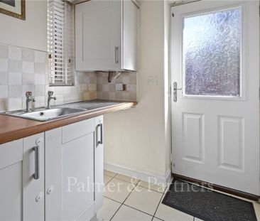 4 bedroom detached house to rent - Photo 6