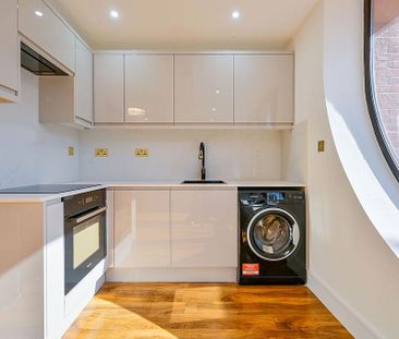 1 bedroom flat to rent - Photo 4