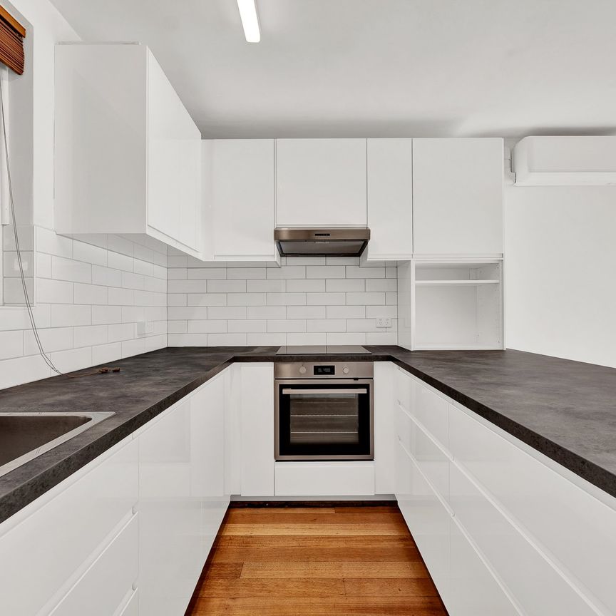 Bright, North-Facing Apartment in Prahran - Photo 1