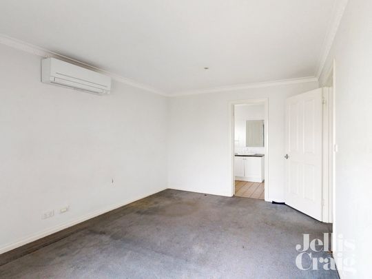 2/26 Edwards Street, Burwood - Photo 1