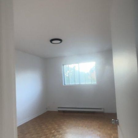 4 1/2 Longueuil pour le 1 nov. - Photo 4