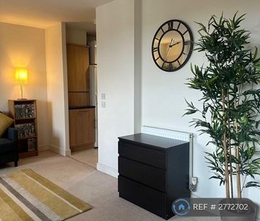 2 bedroom flat to rent - Photo 2