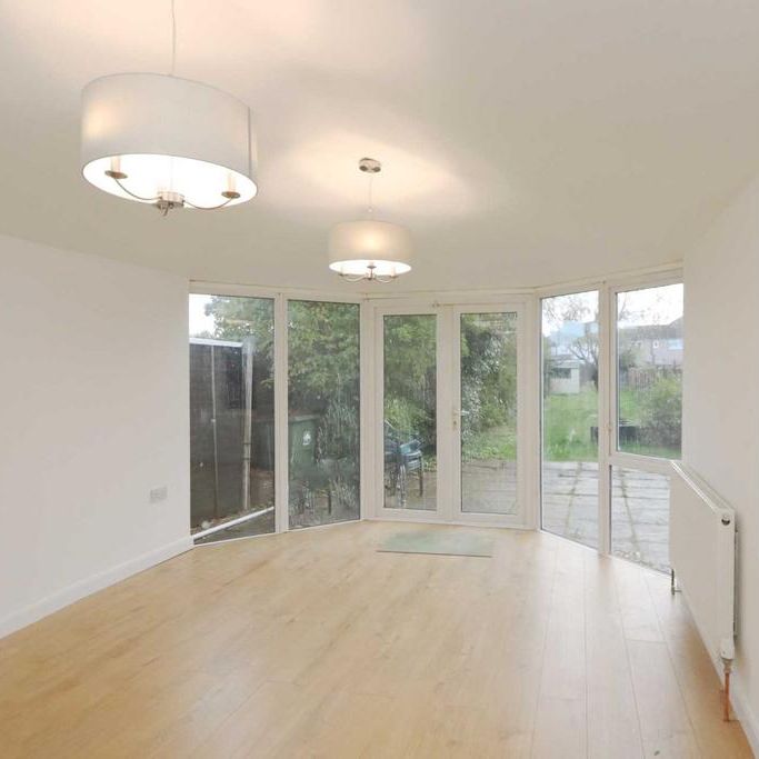 3 bedroom semi-detached house to rent - Photo 1