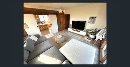 Dream Family Home! - Photo 2