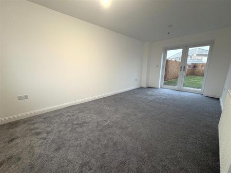 3 bedroom semi-detached house to rent - Photo 2