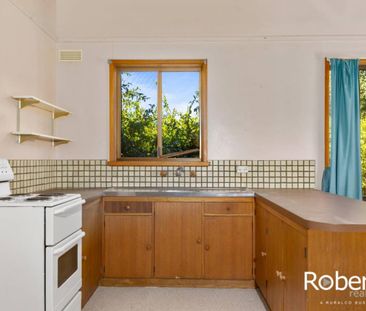 SITUATED ON A QUIET INTERNAL BLOCK - Photo 6