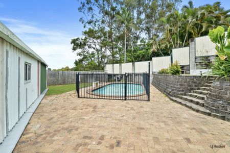 Dual Living Home With Pool! - Photo 3