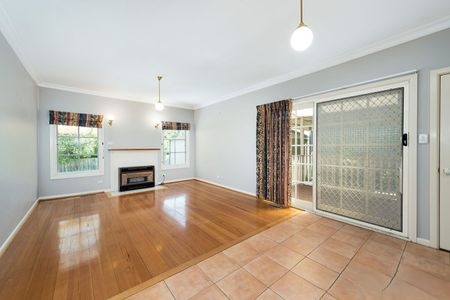 Spacious Family Home in Prime Blackburn Location - Photo 4