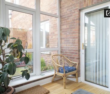 Room for rent in cosy 2-bedroom house in Citywest - Photo 3