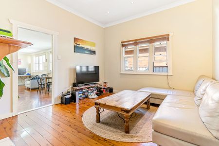 Charming Three Bedroom Home - Photo 3