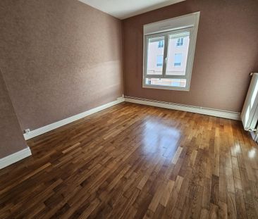 Location Appartement 4 pièces 82m² LE CREUSOT 71200 - Photo 2