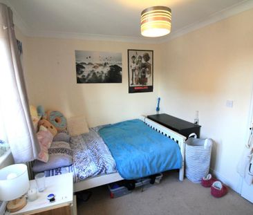 4 bedroom detached house to rent - Photo 2