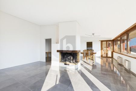 ENTIÈREMENT RÉNOVÉ ET MEUBLÉ, VUE IMPRENABLE - Photo 3