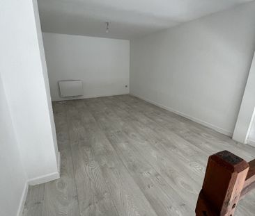 Location Appartement 1 pièce 21m² VALENCIENNES 59300 - Photo 3