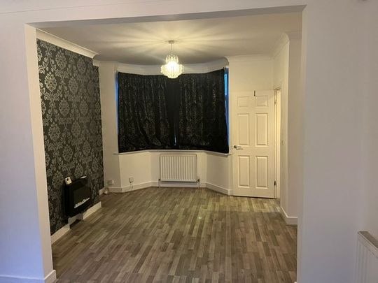 3 Bed Semi-Detached House, Hollinsend Avenue, S12 - Photo 1