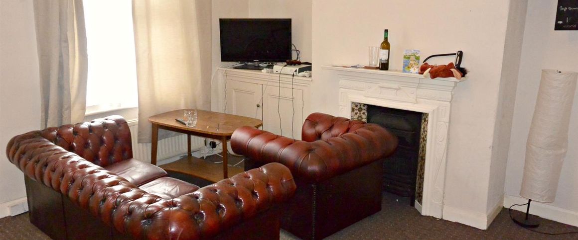 11 Quarry Place, Woodhouse, Leeds, LS6 2JT - Photo 1