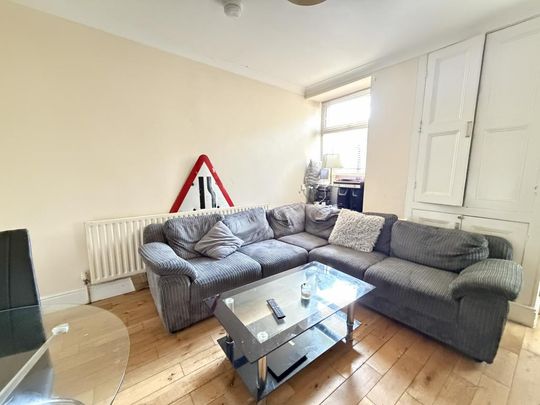4 bedroom terraced house to rent - Photo 1