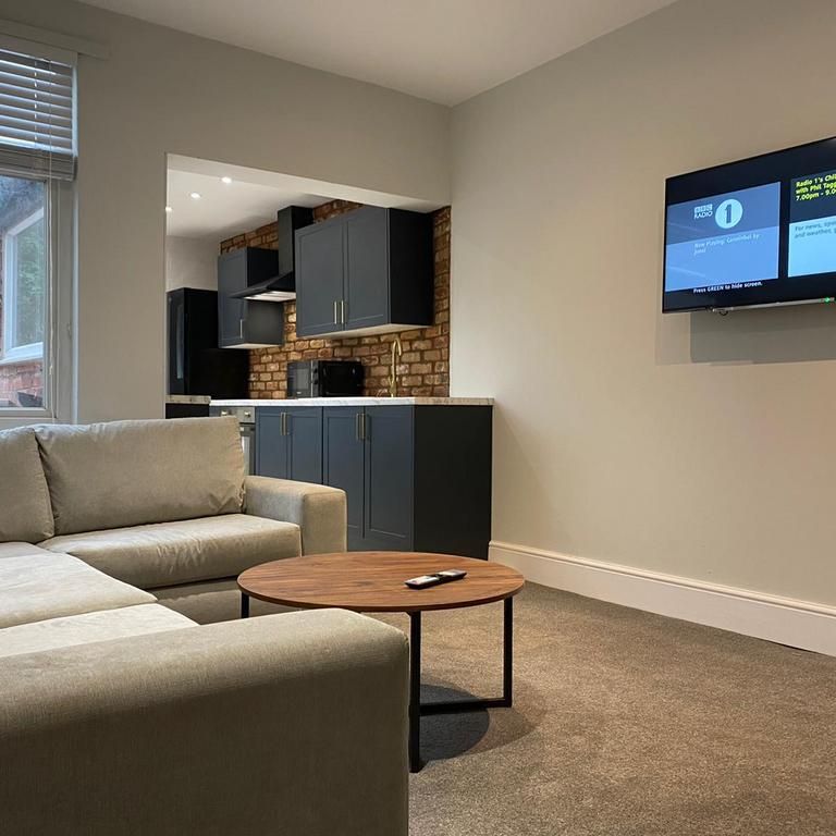 4 bedroom terraced house to rent - Photo 1