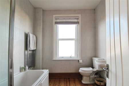 2 bedroom terraced house to rent - Photo 4