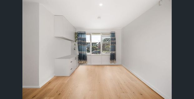 Comfortable 3-Bedroom Home in a Quiet Bidwill Location!! - Photo 1