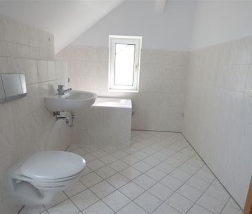 Ideal für Singles, junge Paare! Tolle 2-Raum Whg im DG. Bad m. Fens... - Photo 4