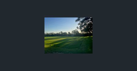 IDEALLY LOCATED FAMILY HOME CLOSE TO TRANSPORT AND SHOPS - Photo 4