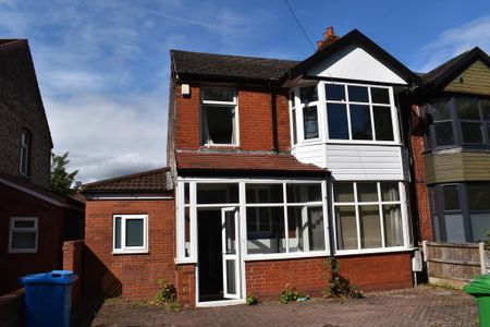 1 bedroom in a house share to rent - Photo 4