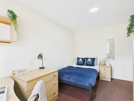 Room in a Shared House, Smithdown Lane, L7 - Photo 3
