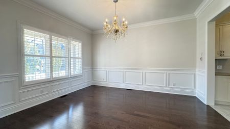 For Lease - 10 Ken Sinclair Crescent, Aurora, Ontario - Photo 3