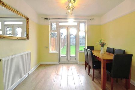 3 bedroom detached house to rent - Photo 3