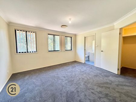 Walk to Cherrybrook Station, Close to Buses, Central Location - Photo 2
