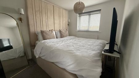 3 bedroom property to rent - Photo 3