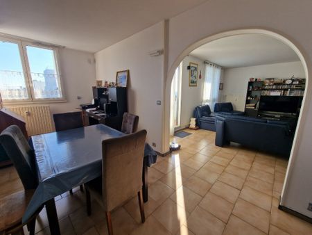 Appartement à louer dernier étage avec balcon à Roissy-En-Brie (77) - Photo 5