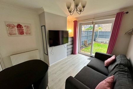 Willow Close, BRANDON - Photo 3