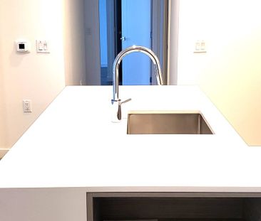 $2,900 / 2br – 860ft2 – Waterfront Views! NEW A/C 2 Bedroom 2 Baths... - Photo 1