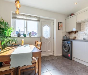 2 bedroom terraced house to rent - Photo 1