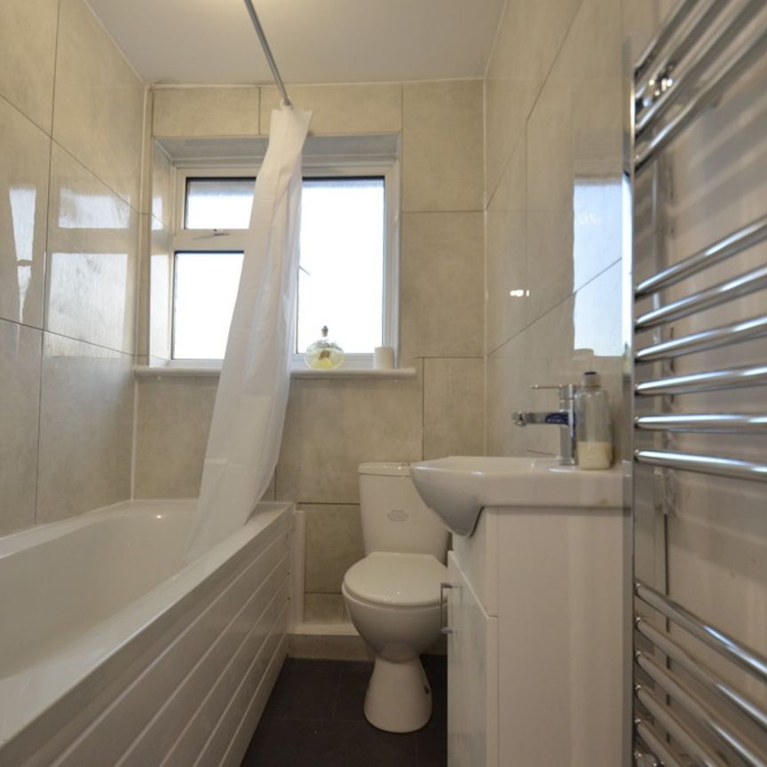 2 bedroom Property to rent - Photo 1