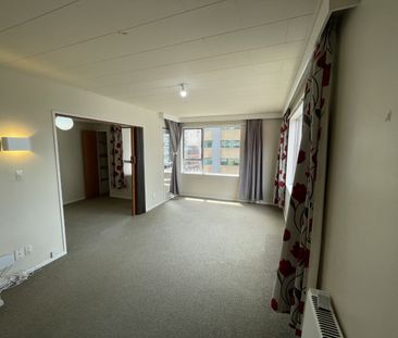 Prime location - first week free rent! - Photo 2