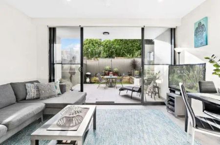 “Serene Garden Apartment” - Photo 2