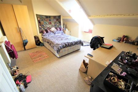 5 bedroom terraced house to rent - Photo 4