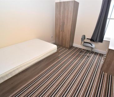 3 bedroom flat to rent - Photo 1