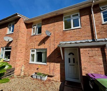 3 bedroom terraced house to rent - Photo 2